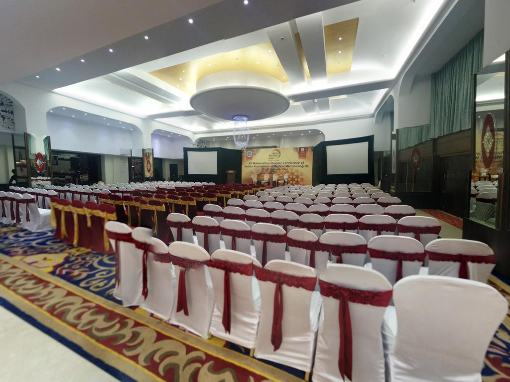 מלון The Nagpur Ashok מראה חיצוני תמונה