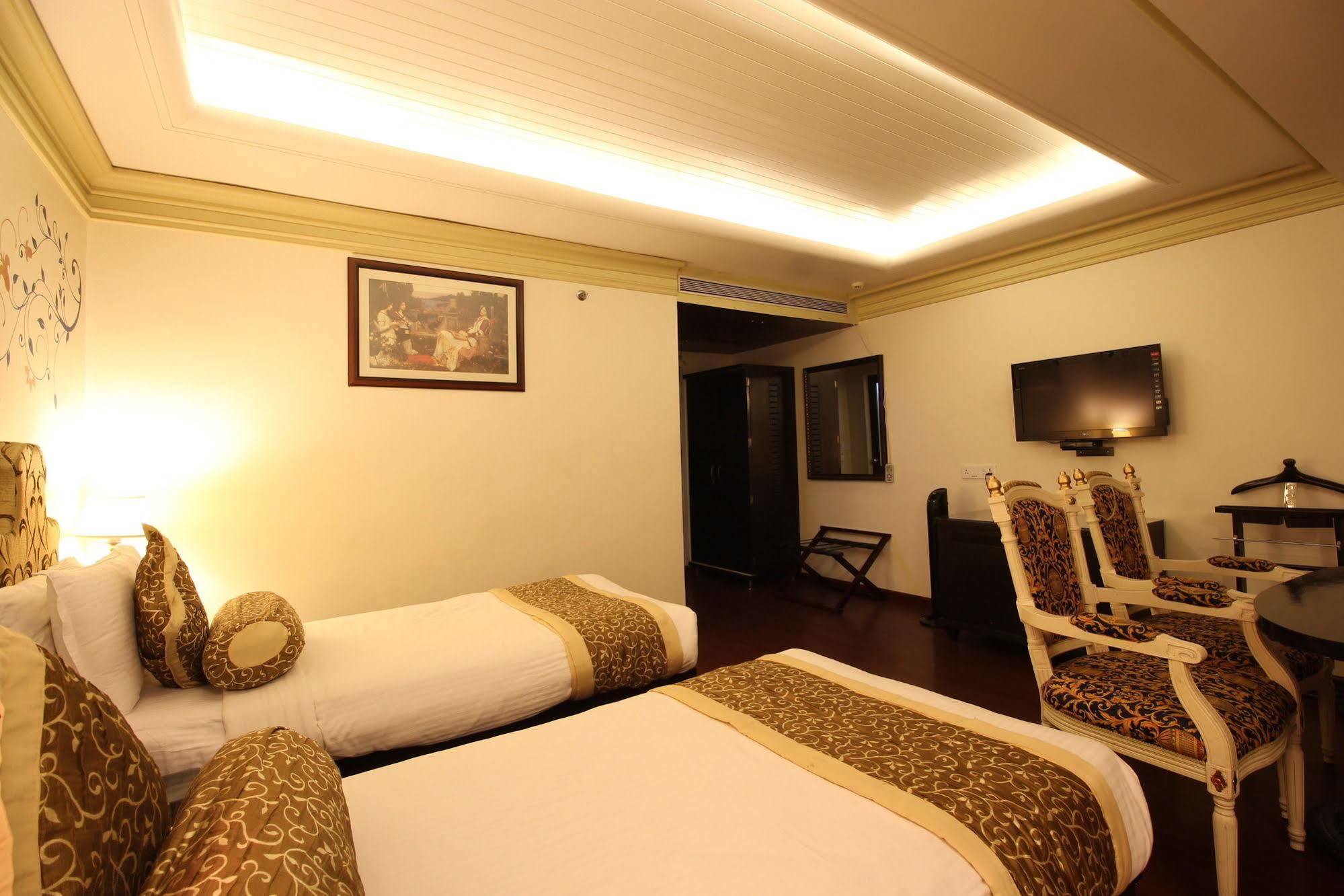 מלון The Nagpur Ashok מראה חיצוני תמונה